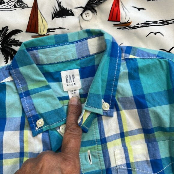 7 years old kids beach clothes, 6 shirts, 4 shorts and 1 matching cap - Picture 3 of 6